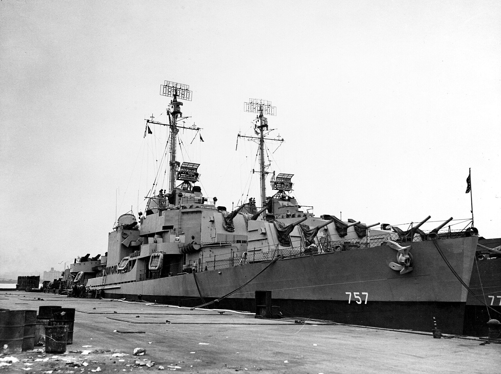 USS Putnam (DD-757)