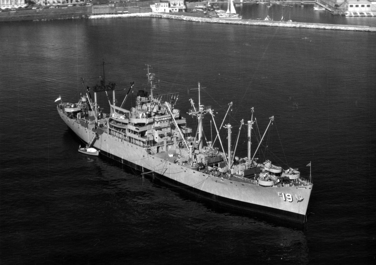USS Diamond Head (AE-19) — Equipment Reference & Asbestos Exposure Record — public-domain photograph