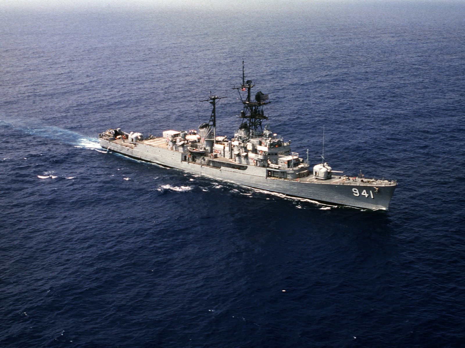 USS Du Pont (DD-941)