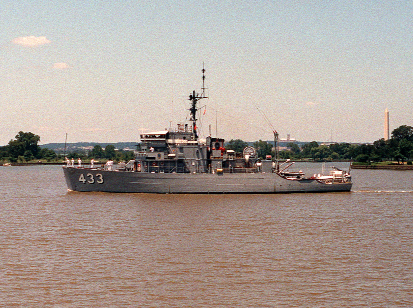 USS Engage (MSO-433)