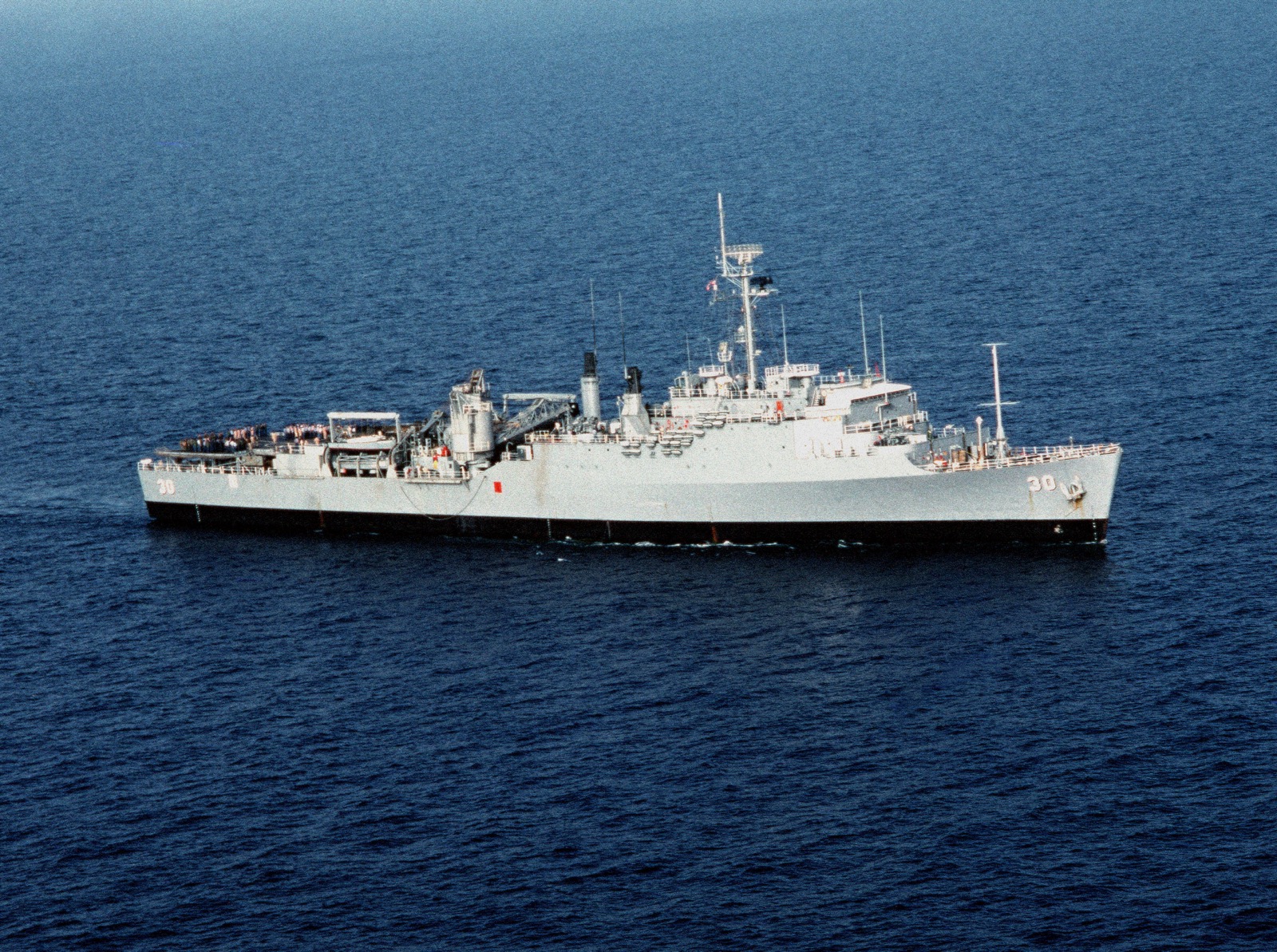 USS Fort Snelling (LSD-30)