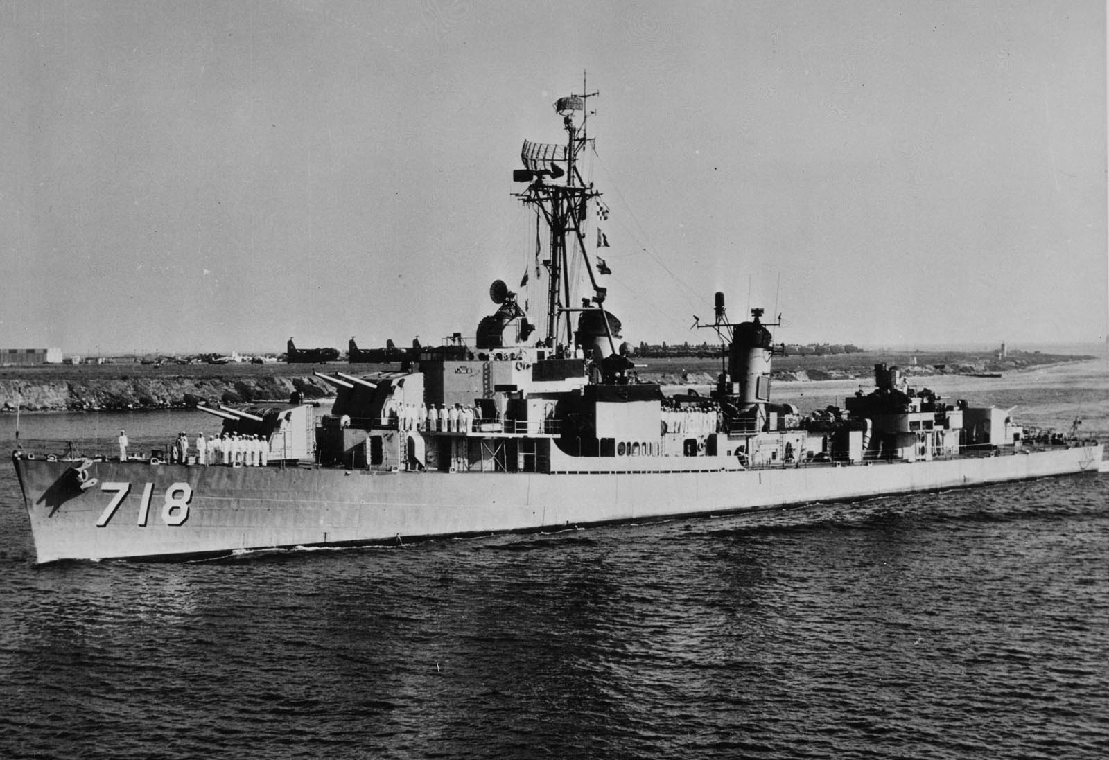 USS Hamner (DD-718)