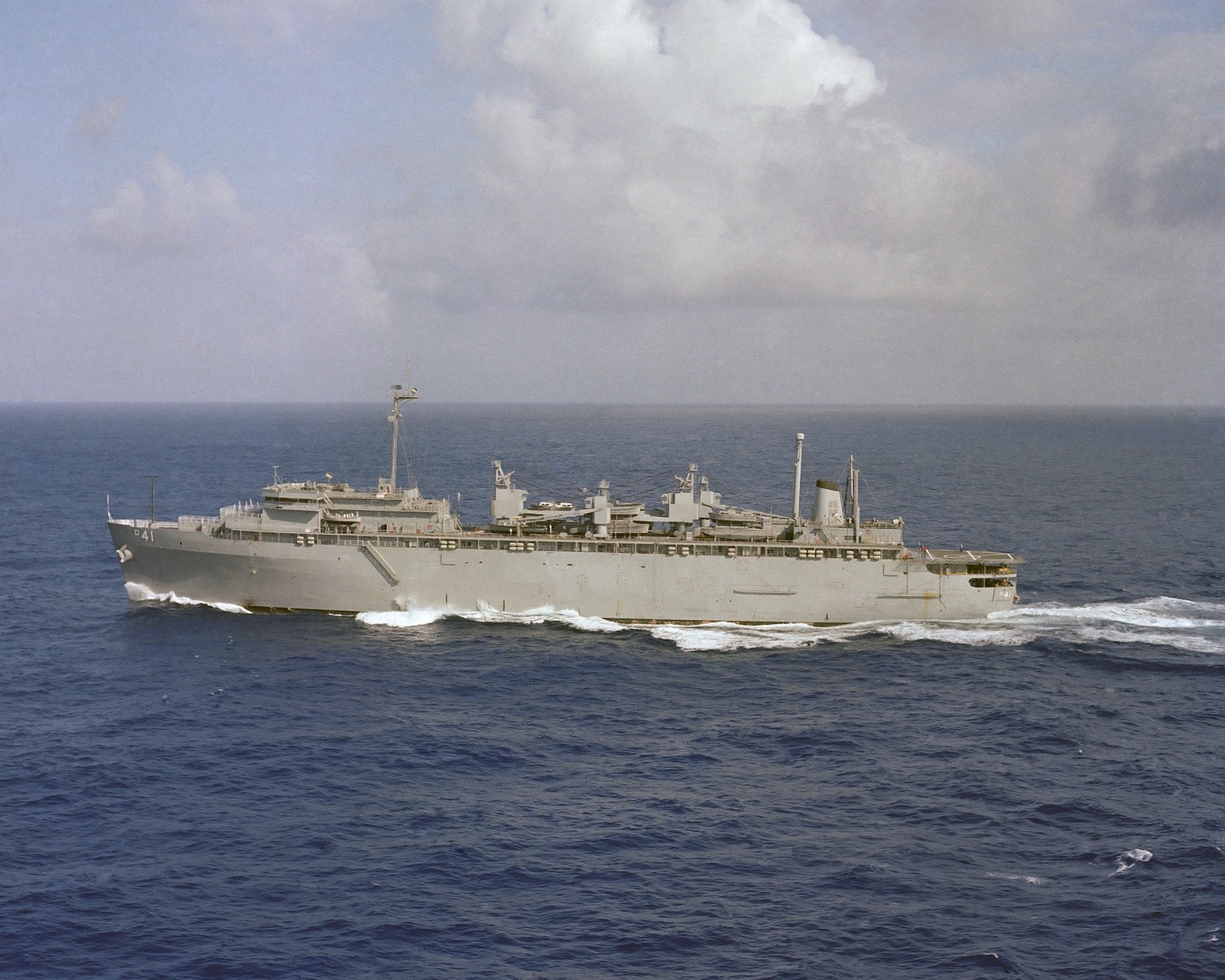 USS Yellowstone (AD-41)